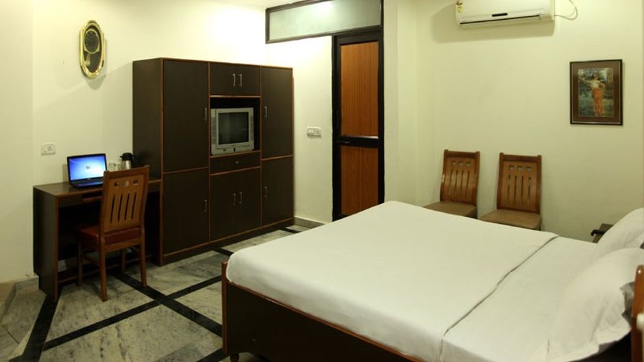 Hotel Airport Inn Room