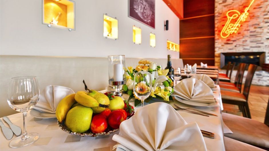 Terra Complex Banquet