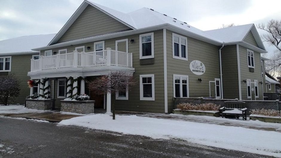 Stone Willow Inn Exterior