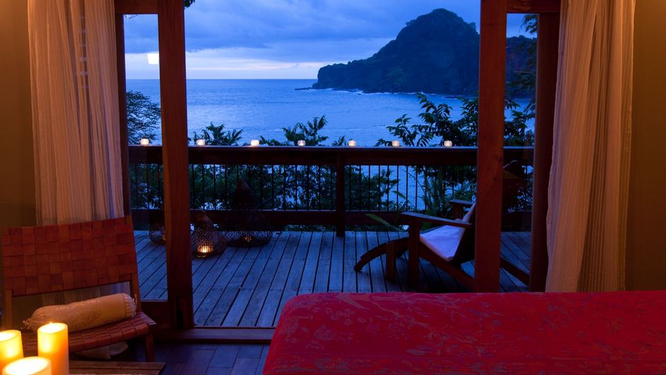 Aqua Oceanfront Resort Room