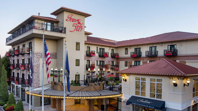 Inn at the 5th