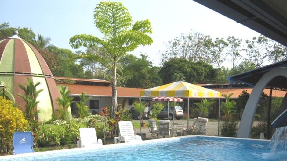 Kayak Lodge Pool