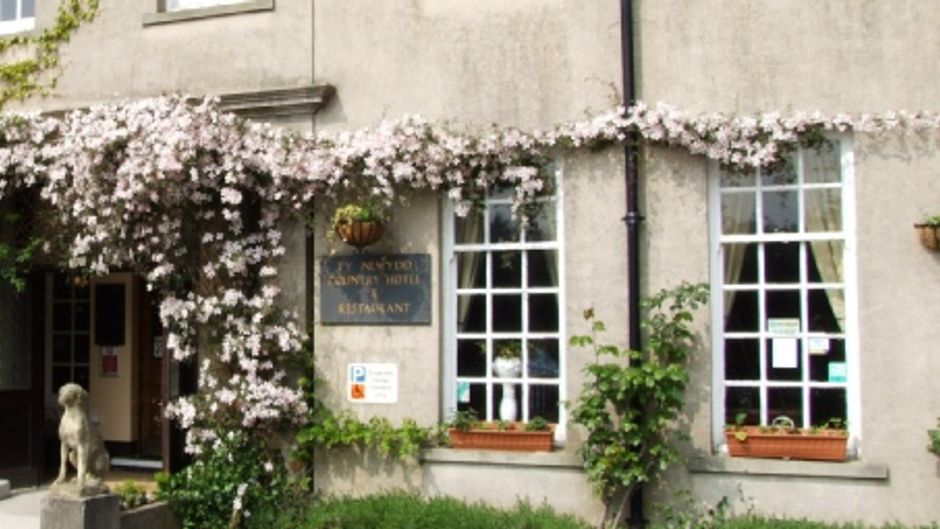 Ty Newydd Country Hotel Exterior
