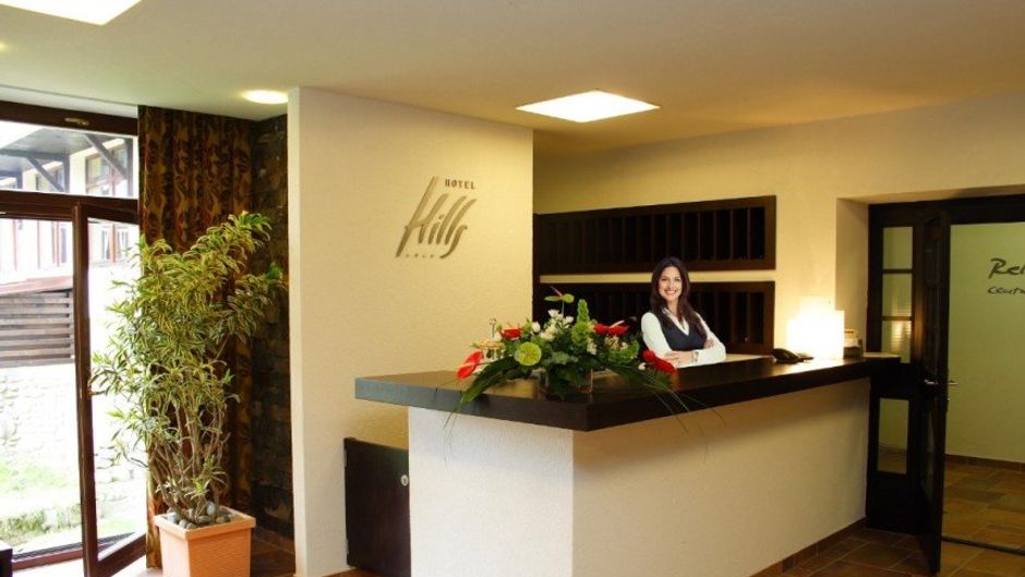 Hotel Hills Lobby