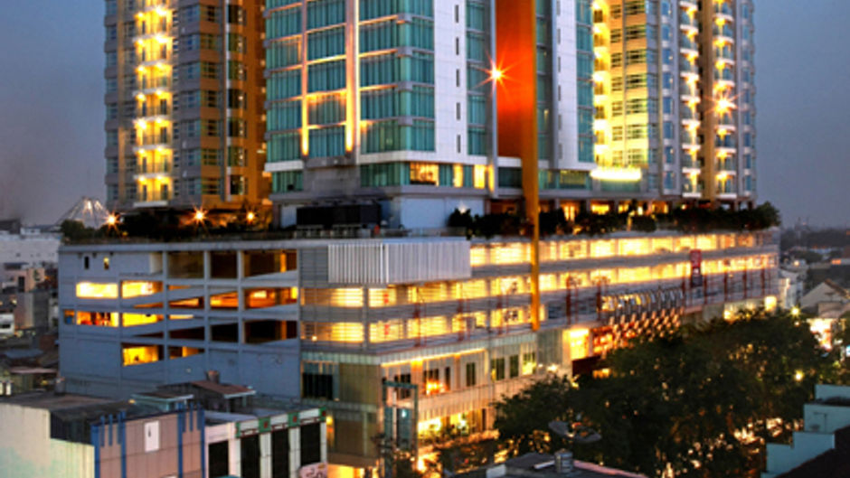 Cambridge Hotel Medan Exterior
