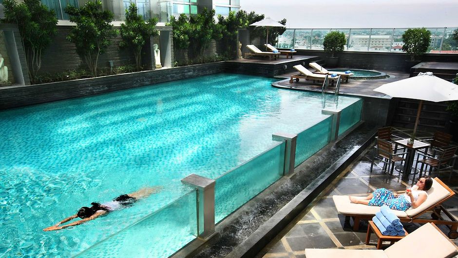 Cambridge Hotel Medan Pool