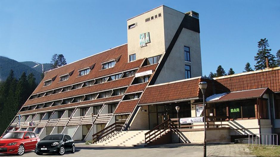 Ela Hotel Exterior