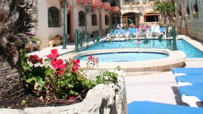 White Dolphin Apartments