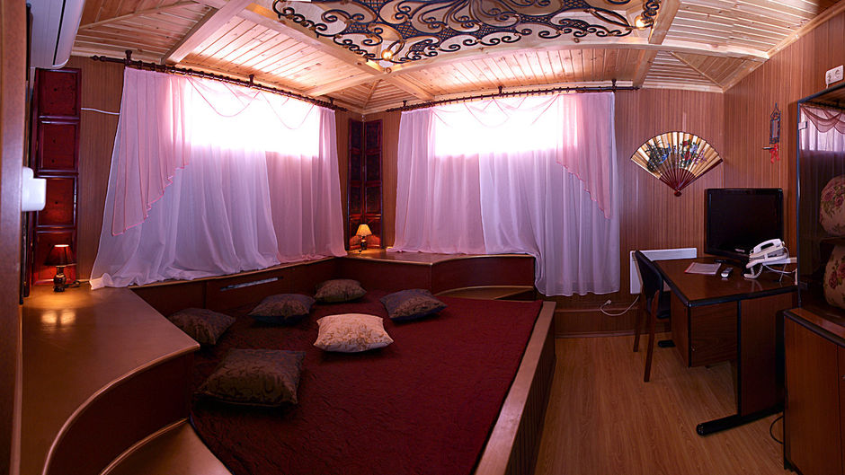 Patio Hotel Suite