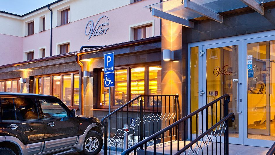 Hotel Viktor-Bratislava Exterior