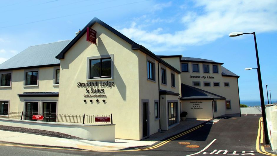Strandhill Lodge & Suites Exterior