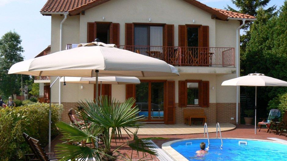 Hullam Villa-Balatonmariafurdo Pool