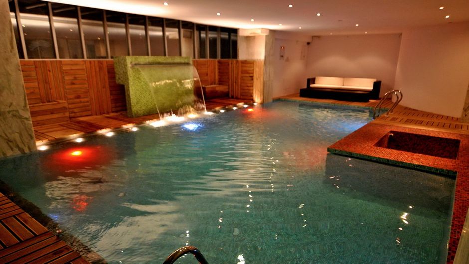 Contemporary Heights Hotel Pool