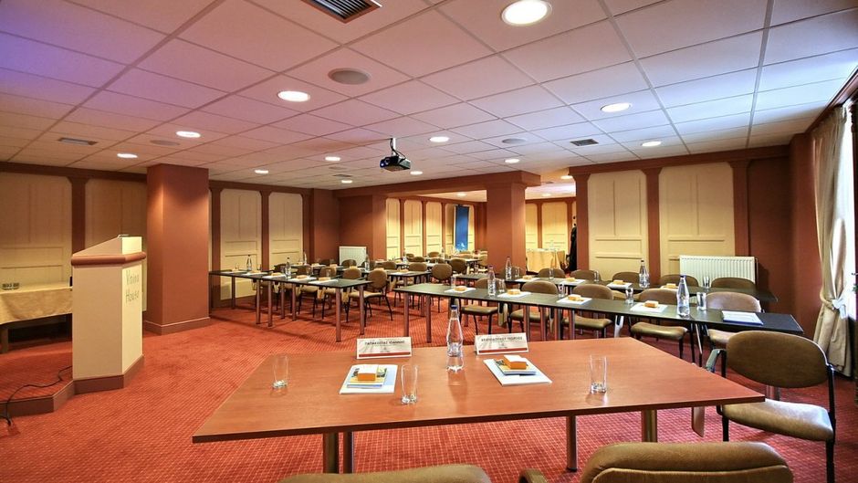 Vitina House Forest Resort Meeting