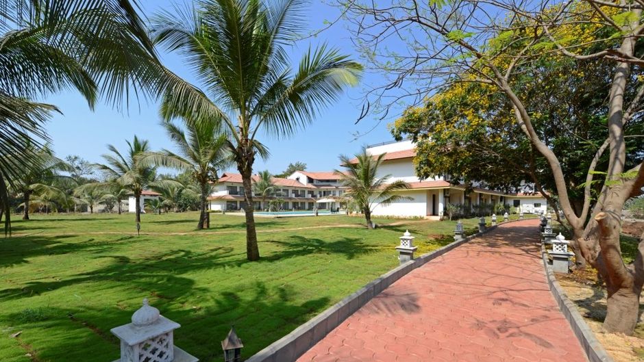Tropicana Resort & Spa Exterior