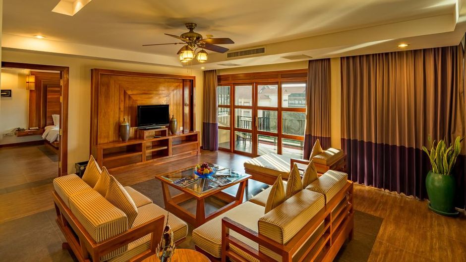 Angkor Miracle Resort & Spa Suite