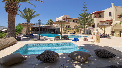 Smaragdi Hotel