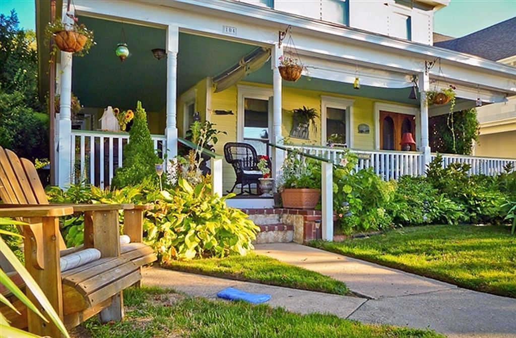 Stirling House Bed & Breakfast Images & Videos- Greenport, NY Hotels ...