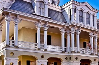 Dansereau House Bed & Breakfast