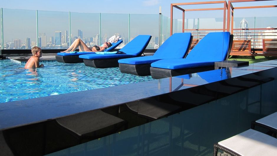 The Continent Hotel Bangkok Pool