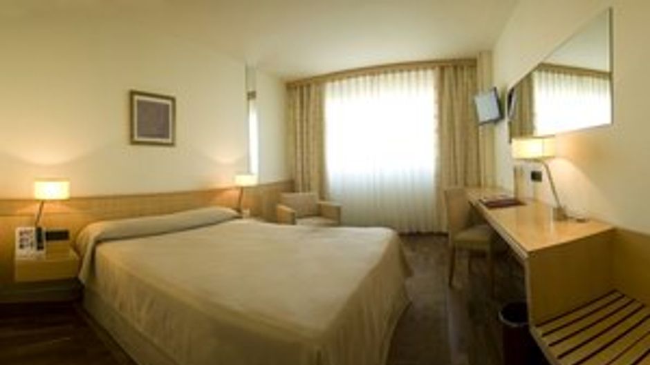 EuroHotel Barcelona Diagonal Room