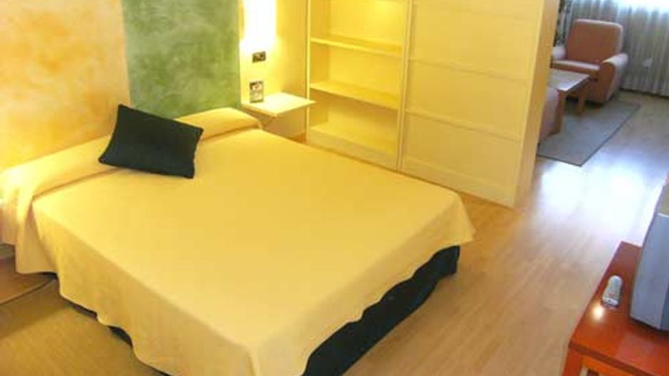 Pozuelo Hotel Room