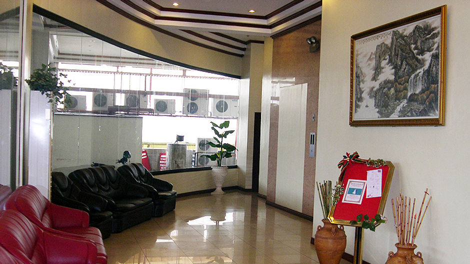 Crowne Garden Hotel Lobby