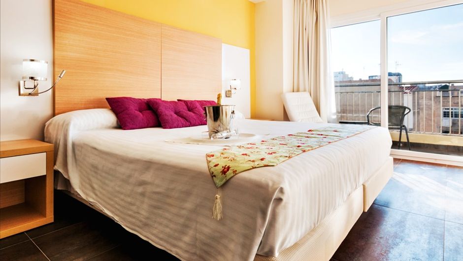 Hotel Fontana Plaza Room