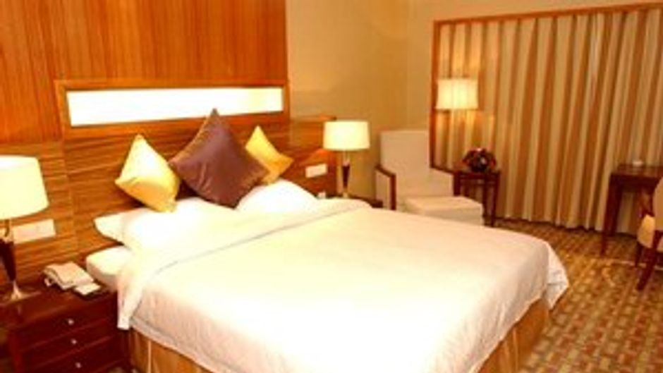 Jinfeng Hotel Room