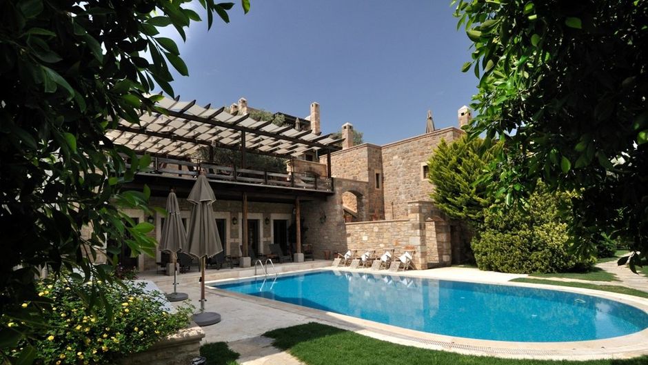 Ada Hotel Pool