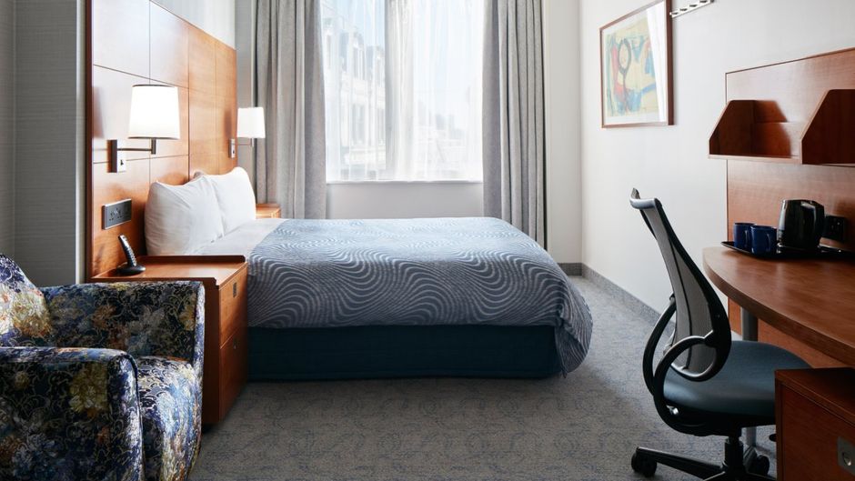 Club Quarters Hotel, St. Paul's Room