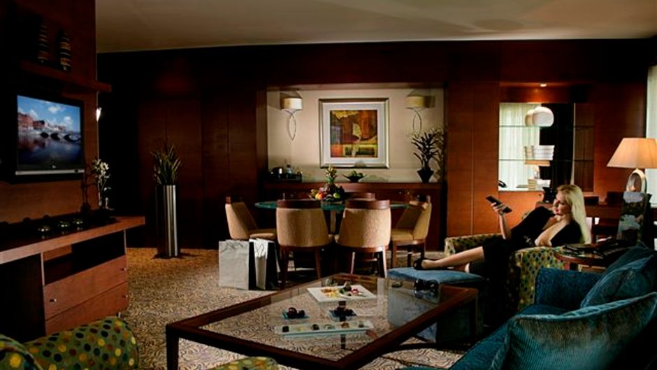 Al Ain Rotana Hotel Suite