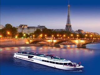VIP Paris, Yacht Hotel