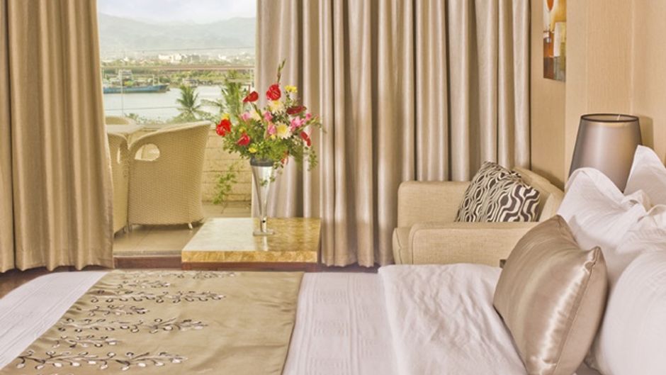 Goldberry Suites & Hotel Room