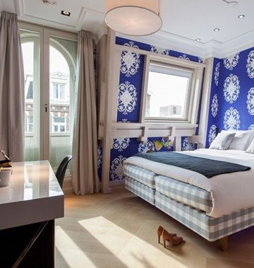 Amsterdam Canal Hotel
