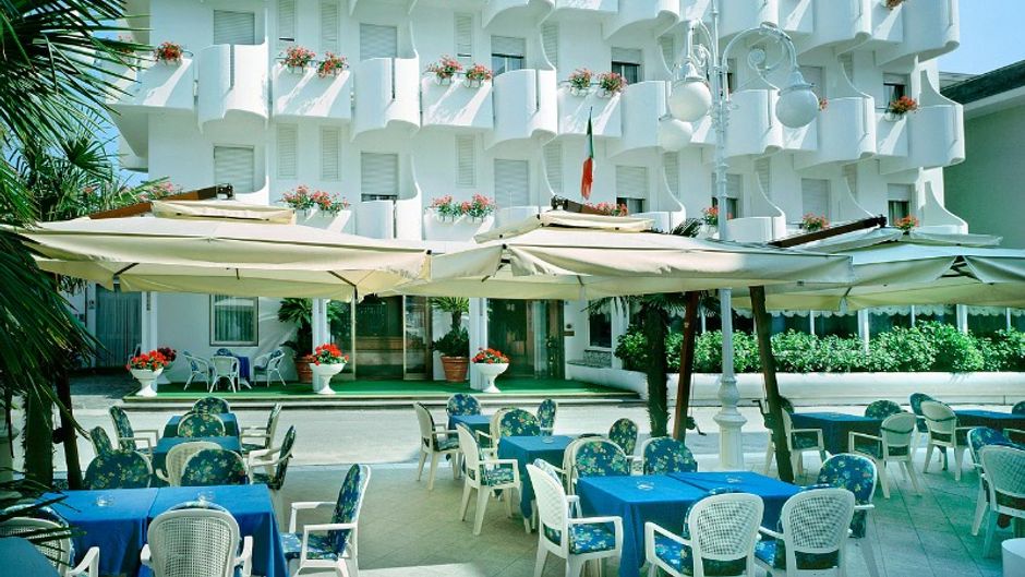 Hotel Giovanella Exterior