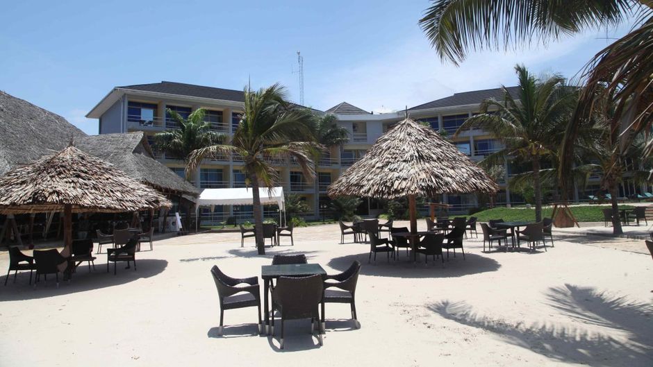 Giraffe Ocean View Hotel Exterior