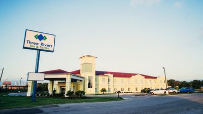 Three Rivers Inn & Suites