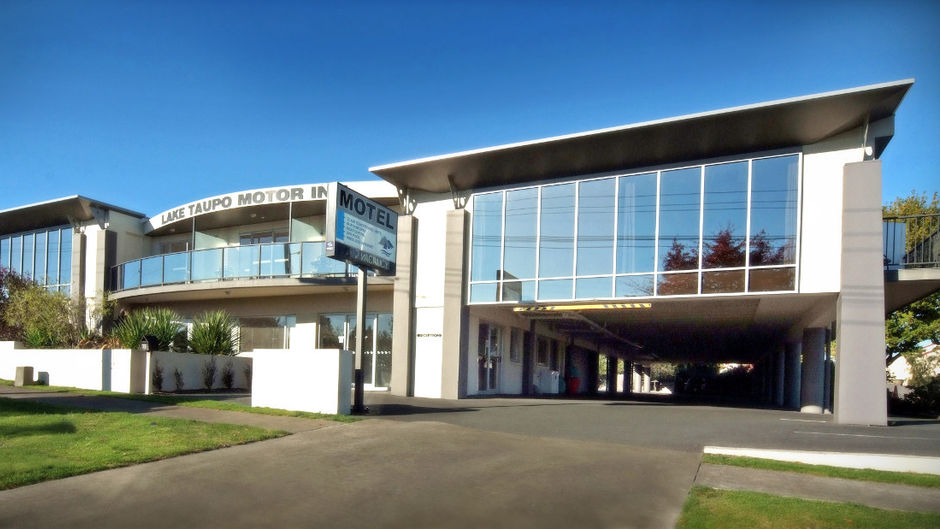 Lake Taupo Motor Inn Exterior