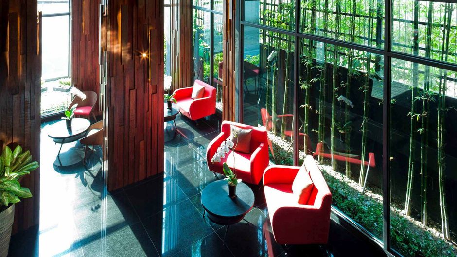 RakYim Siam Hotel Lobby