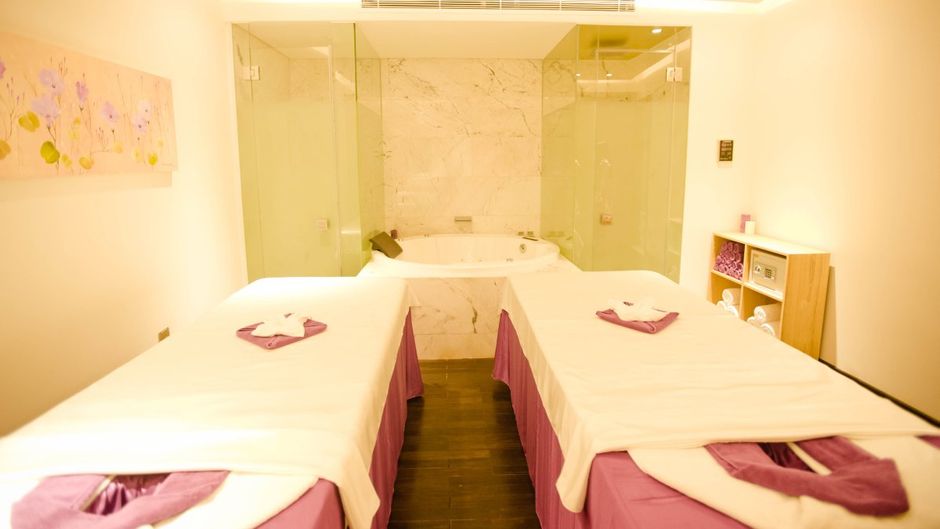 Holiday Beach Hotel Spa