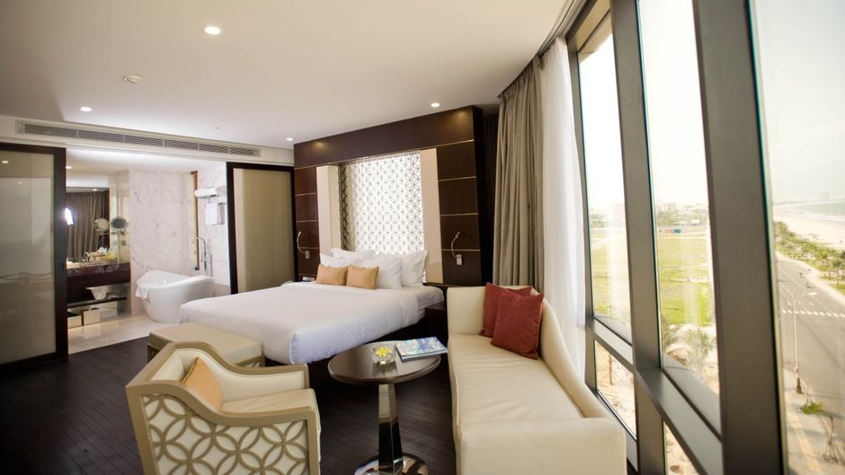 Holiday Beach Hotel Suite