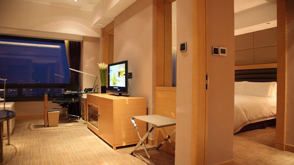 Shanghai Hongqiao Airport Hotel Suite