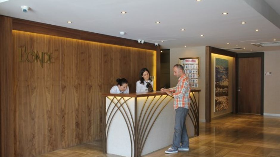 Londe Business Suite Hotel Lobby
