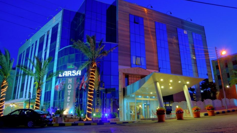 Larsa Hotel Exterior