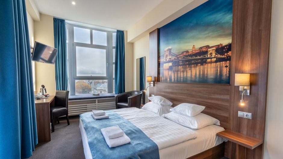 Medos Hotel Room