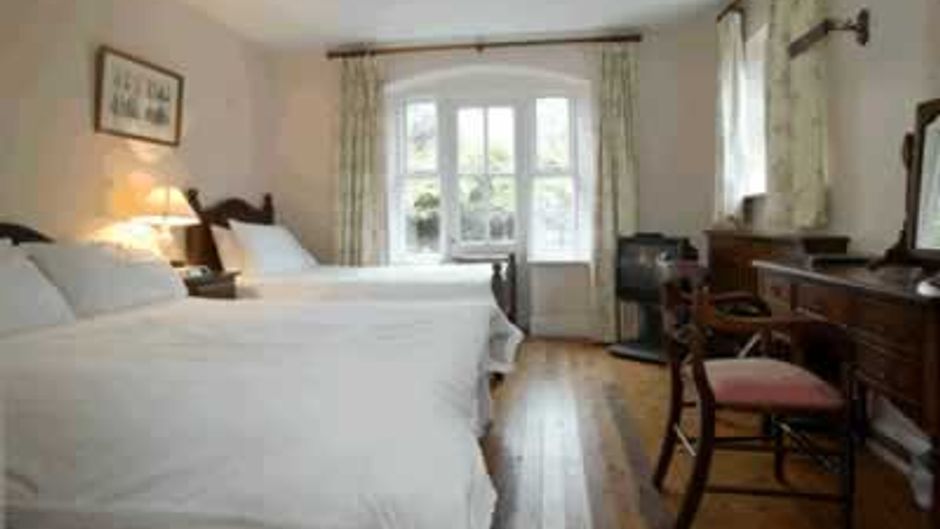 Raheen House Hotel Room