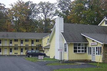 Country Place Inn & Suites