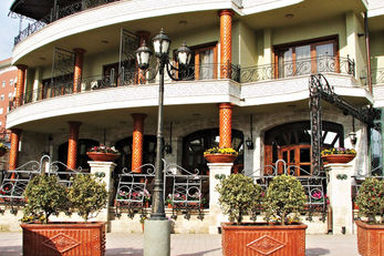 Dinasty Hotel Rezidence
