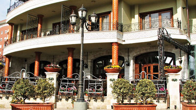 Dinasty Hotel Rezidence